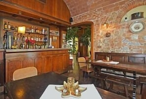 Bar (on property) - Garden (Viareggio)