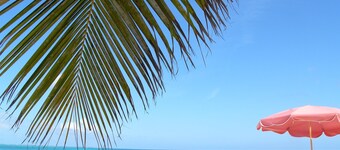 Grace Bay Prime Location 2 Bedroom Condo with Beach, Pool and Tennis access!!