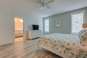 5 bedrooms, iron/ironing board, travel crib, free WiFi