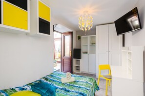 1 bedroom, internet, bed sheets