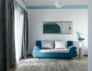 Living room - Oasis Hotel Fira (Santorini)