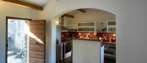 Réfrigérateur, four, plaque de cuisson, lave-vaisselle