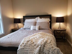 2 bedrooms, iron/ironing board, free WiFi, bed sheets