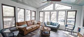 Lake House with Private Boat Dock, Ideal for Families in Lake Ozark