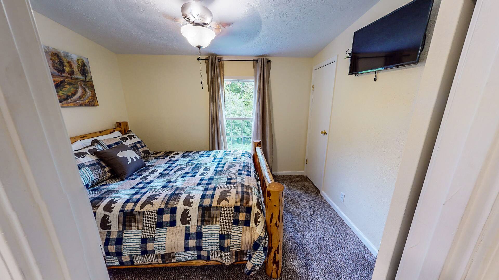 4 bedrooms, iron/ironing board, free WiFi, bed sheets
