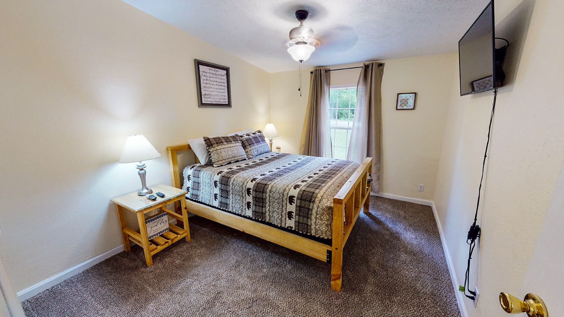 4 bedrooms, iron/ironing board, free WiFi, bed sheets