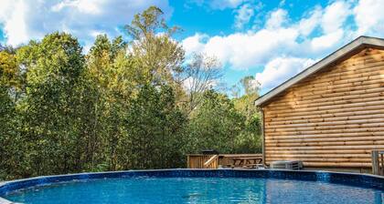 Secluded Black Bear Lodge w/ Private Pool & Hot Tub near Hocking Hills Ohio
