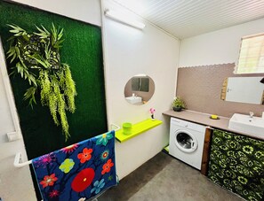 Towels - A natural setting for peace (Lamentin)