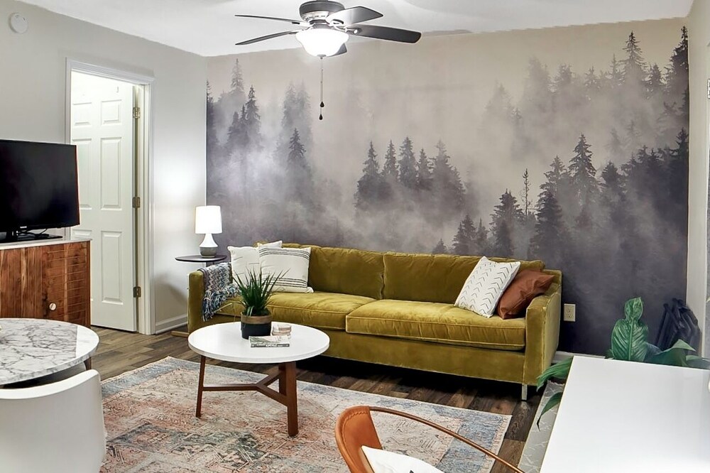 Azalea Cottage - Perfect couples retreat in AVL