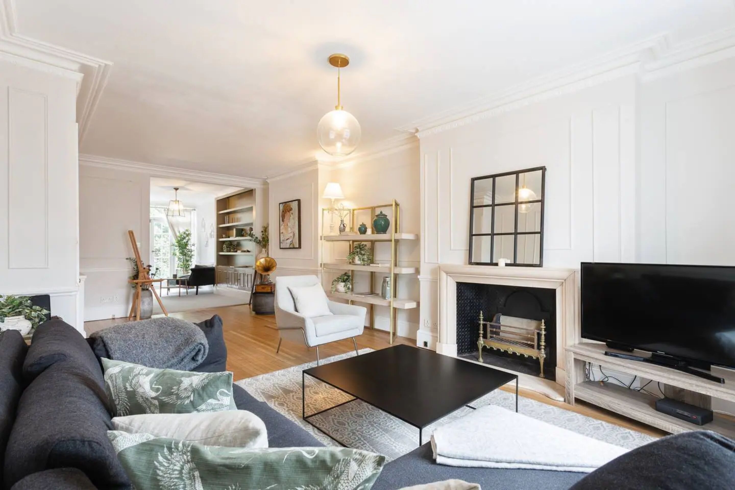 基本單棟房屋, 多張床 | 客廳 | 電視