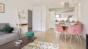 Basic Apartment, 1 Queen Bed with Sofa bed | Private kitchen