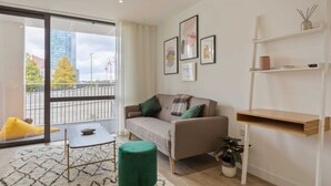 Basic Apartment, 1 Queen Bed with Sofa bed | Living room