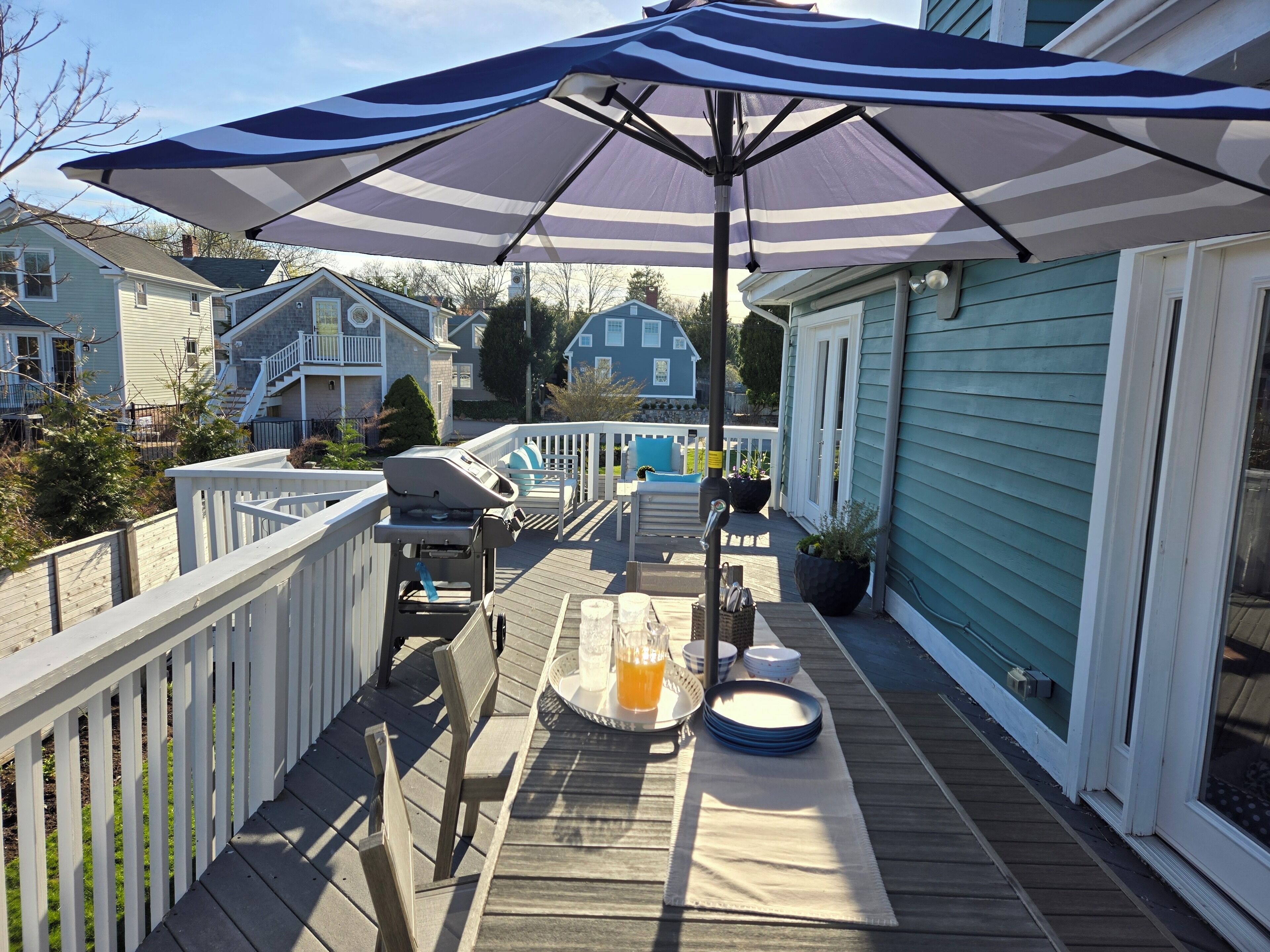Stonington borough  2 bedroom, PET FRIENDLY!  Sleeps 6 guests, close to beach,