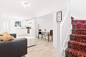 Basic Apartment, 1 Double Bed | Living room - Airy, Spacious 1-bed apt With Garden in Brixton (London)