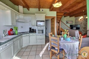 Fridge, microwave, oven, stovetop - Amzerzo - PLOUBAZLANEC (PLOUBAZLANEC)