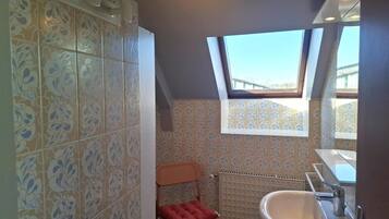 Bañera, secador de pelo