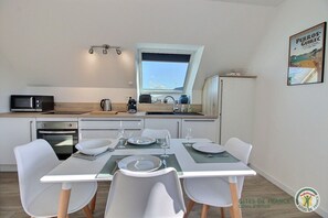 Fridge, microwave, oven, stovetop - Agapanthus - PERROS GUIREC (PERROS GUIREC)