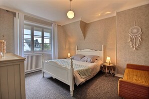 3 Schlafzimmer, Schreibtisch, Bügeleisen/Bügelbrett, kostenloses WLAN