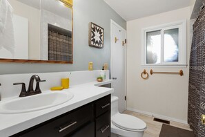 花灑/浴缸組合、風筒、提供毛巾、番梘