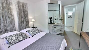 2 chambres, fer et planche Ă repasser, Wi-Fi gratuit, draps fournis