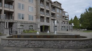 Exterior - Ponds Landing 1 bed condo on Bear Mountain (Victoria)