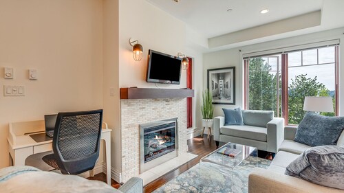 Ponds Landing 1 bed condo on Bear Mountain