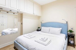Appartamento Basic, 1 letto king con divano letto | 1 camera, postazione laptop, ferro/asse da stiro, Wi-Fi gratuito