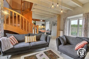 Fernseher, Kamin, DVD-Player, Tischtennisplatte