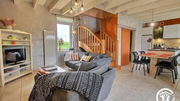 TV, fireplace, DVD player, table tennis