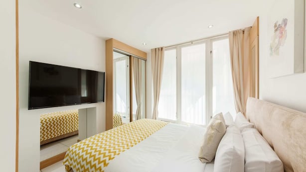 Room - Chic 2bed 2.5bath Flat 5 min Walk to Oxford Street (London)