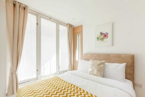 Basic Apartment, Multiple Beds | 2 bedrooms, iron/ironing board, free WiFi, bed sheets - Chic 2bed 2.5bath Flat 5 min Walk to Oxford Street (London)