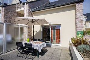 Outdoor dining - L'Abri Côtier - ERQUY - Gîte (ERQUY)