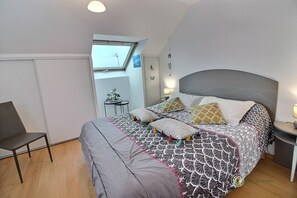 2 makuuhuonetta, silitysrauta/-lauta, ilmainen Wi-Fi