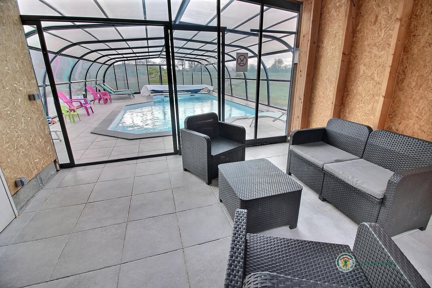 حمّام سباحة مُدفَّأ