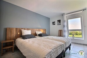 3 habitaciones, escritorio, tabla de planchar con plancha y wifi gratis 