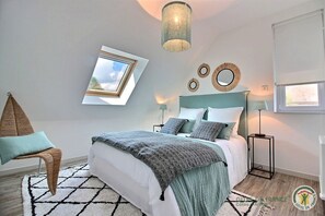 3 室のベッドルーム、アイロン / アイロン台、WiFi (無料)、ベッドシーツ