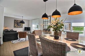 Dining - Sous le Cerisier - CREHEN (CREHEN)