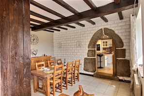 Dining - Ty Guen - LEZARDRIEUX (LEZARDRIEUX)