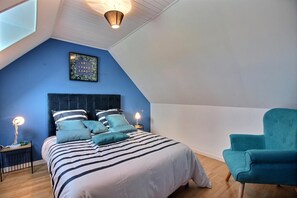 3 bedrooms, iron/ironing board, free WiFi, bed sheets