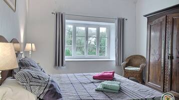 5 chambres, fer et planche Ă repasser, Wi-Fi gratuit, draps fournis