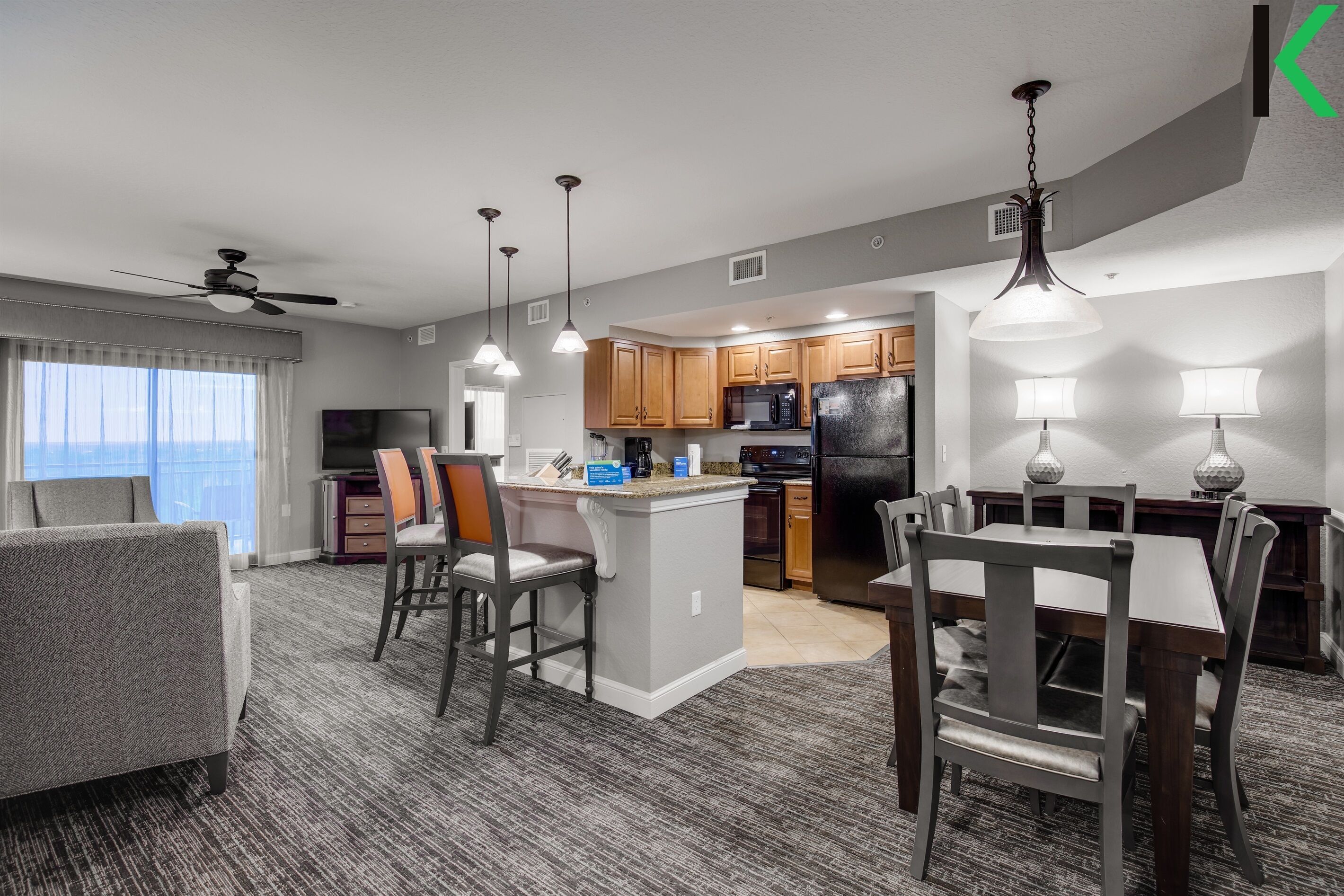 Family Bliss: 2BR Dlx inside Disney Gates, Lazy rivers, Parks Shuttle