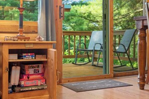 Games room - Lake Cabin w/ King Bed & Fire Pit near Dells (Oxford)