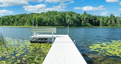 Lake Cabin w/ King Bed & Fire Pit near Dells