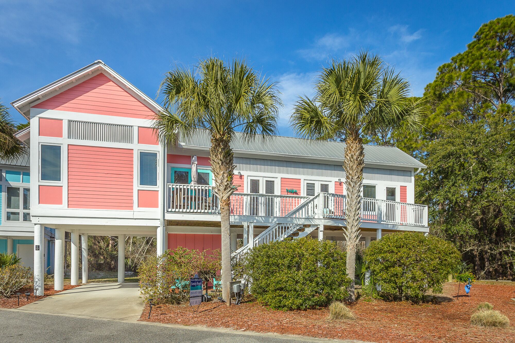 Bay Bliss1br/1ba- Season Special! Less than 5 minute walk to the beach
