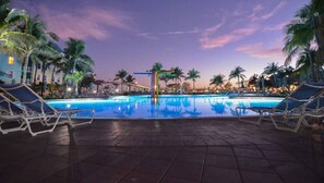 Pool - 1BR Villa REG ATLANTIS HARBORSIDE - Sat, 11/19 - Tue, 11/22 3 days only USD: 750 (Harborside Paradise Island)