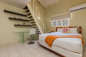 6 bedrooms, iron/ironing board, WiFi