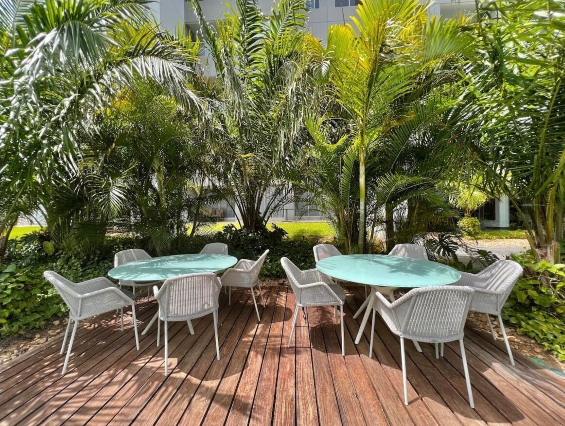 تناول الطعام بالخارج