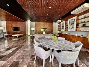 تناول الطعام