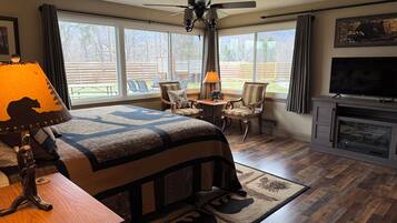 5 bedrooms, iron/ironing board, WiFi, bed sheets