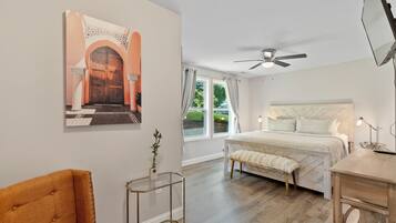 3 bedrooms, iron/ironing board, WiFi, bed sheets